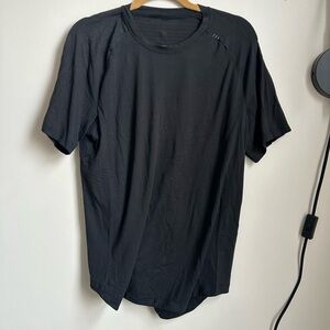 Lululemon license to train shirt